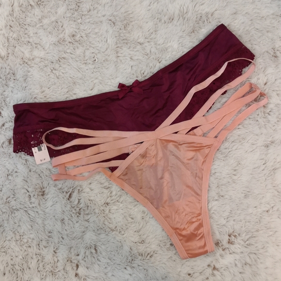 2 Victoria's Secret Very Sexy Thong Panties - Picture 2 of 7